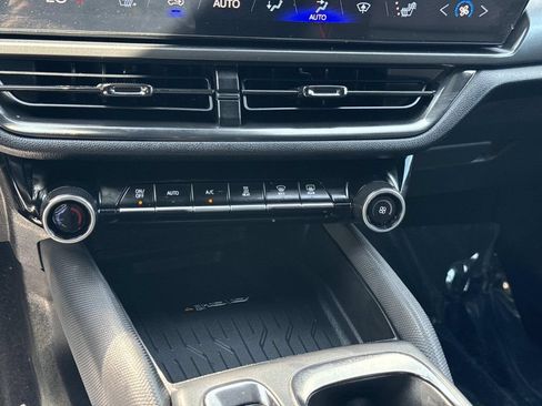 Used 2025 Chevrolet Equinox EV RS w/ LPO, All-Weather Mat Package FWD image 6