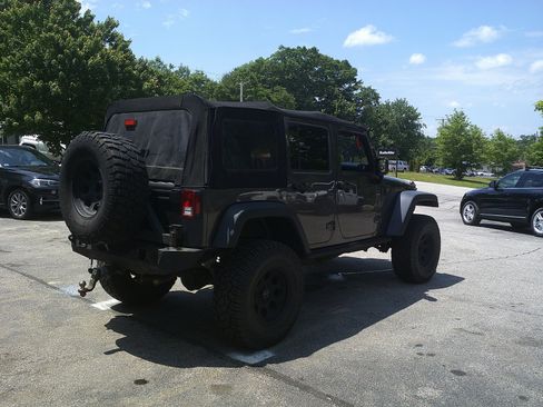 Used 2016 Jeep Wrangler Unlimited Sport AWD/4WD image 5