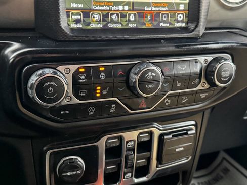 Used 2021 Jeep Wrangler Unlimited Sahara image 27