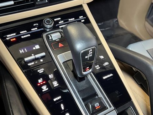 Used 2022 Porsche Cayenne S image 46