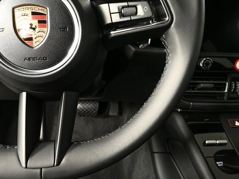 Certified 2026 Porsche Macan AWD/4WD image 11