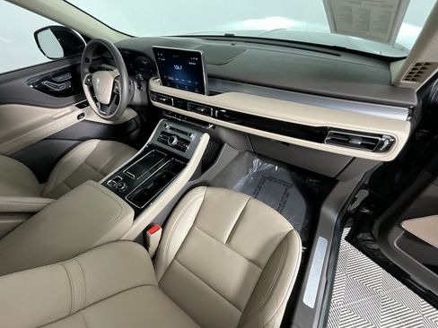 Certified 2023 Lincoln Aviator 2WD w/ Premium Package image 19