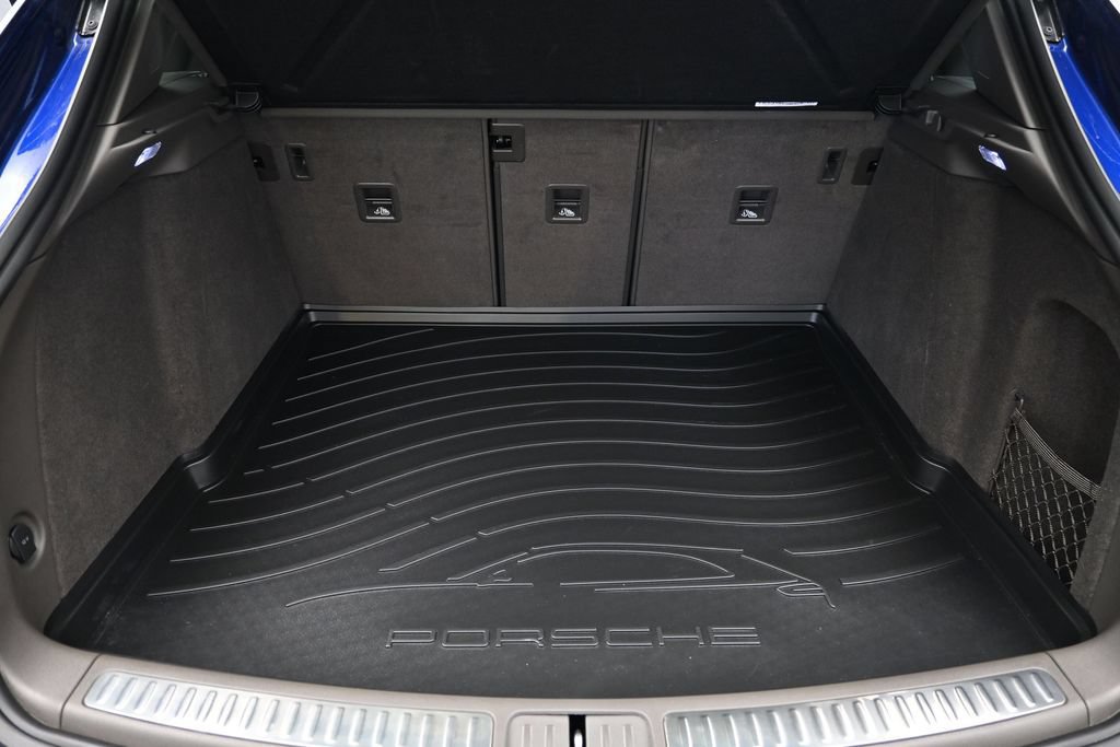 Used 2023 Porsche Macan AWD/4WD image 27