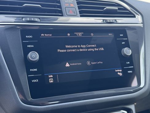 Used 2024 Volkswagen Tiguan SEL R-Line image 30