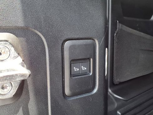 Used 2020 Land Rover Defender 110 SE AWD/4WD image 19