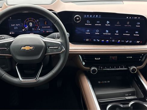 Used 2026 Chevrolet Suburban High Country image 16