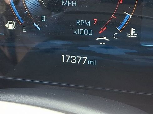 Used 2025 Chevrolet Equinox LT image 23