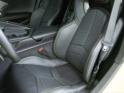 Used 2022 Chevrolet Corvette Stingray Premium Cpe w/ Z51 Performance Package RWD image 12