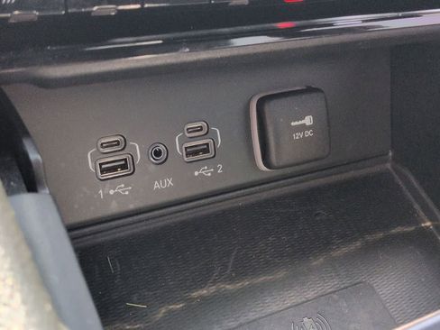 Used 2023 Jeep Grand Cherokee Altitude AWD/4WD image 31
