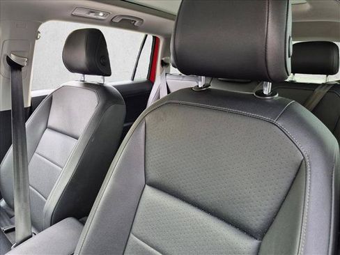Used 2019 Volkswagen Tiguan SE w/ Panoramic Sunroof Package AWD/4WD image 12