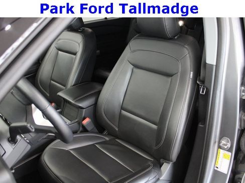 Used 2022 Ford Explorer XLT w/ Equipment Group 202A image 12