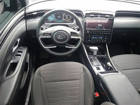 Used 2023 Hyundai Santa Cruz SEL Premium image 11