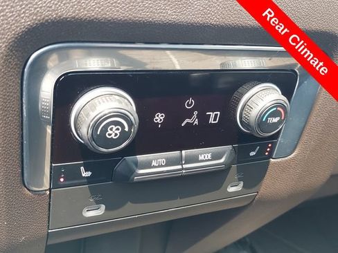 Used 2021 Chevrolet Tahoe Z71 w/ Z71 Signature Package AWD/4WD image 35
