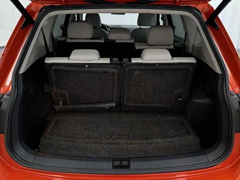 Used 2018 Volkswagen Tiguan SEL w/ 3rd Row Seat Package AWD/4WD image 24