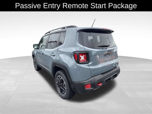 Used 2017 Jeep Renegade Trailhawk w/ Trailer Tow Group AWD/4WD image 4
