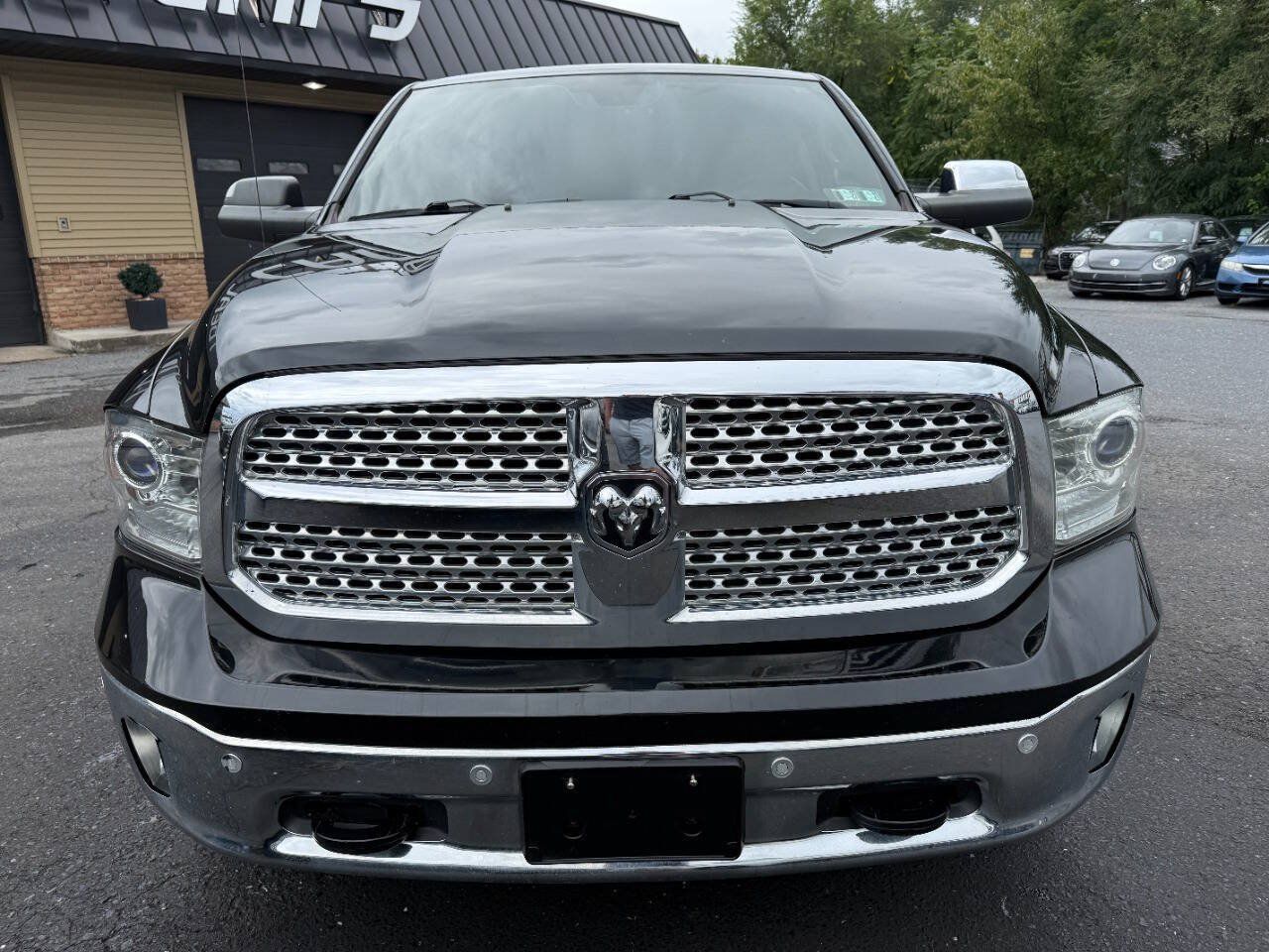 Used 2017 RAM 1500 Laramie w/ Convenience Group AWD/4WD image 2