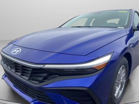 New 2026 Hyundai Elantra SE image 5