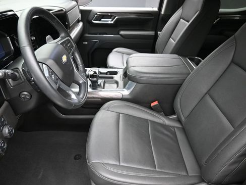 Used 2024 Chevrolet Silverado 1500 LTZ image 15