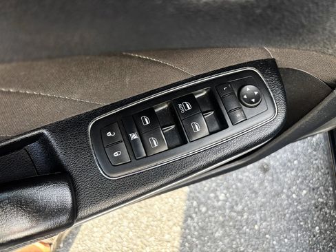 Used 2015 Dodge Charger SXT RWD image 15