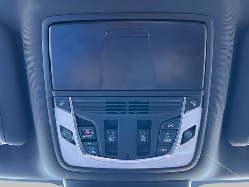 Used 2023 Acura MDX A-Spec image 17