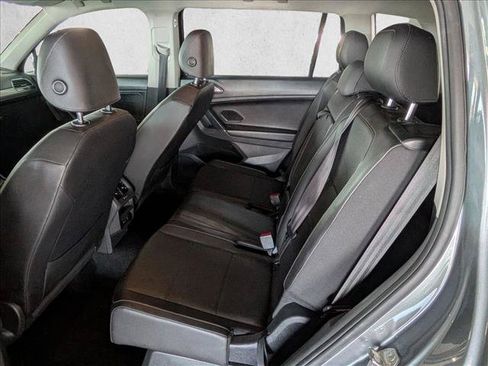 Used 2020 Volkswagen Tiguan SE FWD image 19