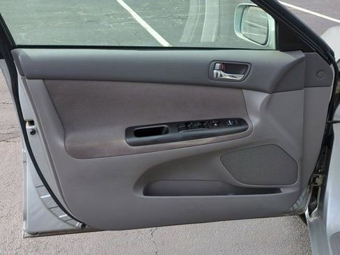 Used 2006 Toyota Camry LE image 10