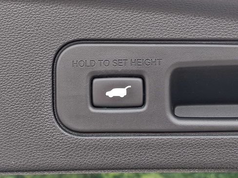 Used 2023 Acura MDX SH-AWD w/ Technology Package image 29