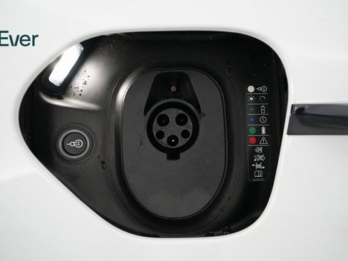 Used 2021 Porsche Taycan 4S image 28