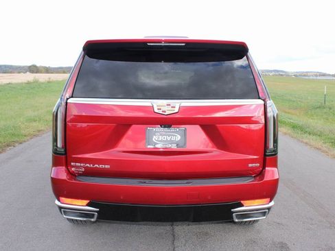 Used 2023 Cadillac Escalade Premium Luxury w/ Performance Package image 6