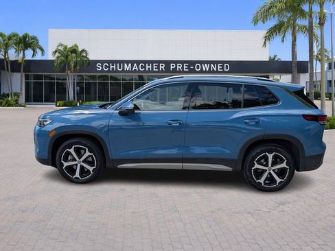New 2025 Volkswagen Tiguan SE w/ Panoramic Sunroof Package AWD/4WD image 4