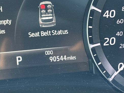 Used 2020 Toyota Highlander XLE AWD/4WD image 18