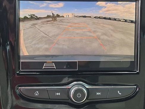 Used 2023 Chevrolet Traverse LS FWD image 13