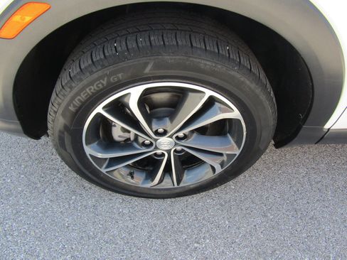 Used 2021 Buick Encore GX Essence AWD/4WD image 9