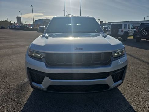 New 2026 Jeep Grand Cherokee Altitude RWD image 8