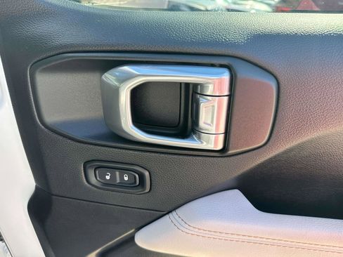 Certified 2022 Jeep Wrangler Unlimited Sahara image 14