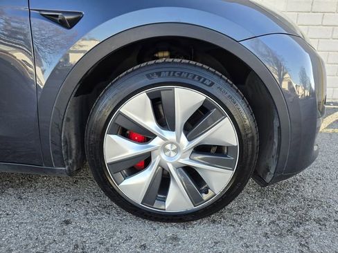 Used 2022 Tesla Model Y Performance image 4
