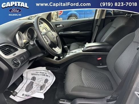 Used 2020 Dodge Journey SE w/ SE Popular Equipment Group image 17