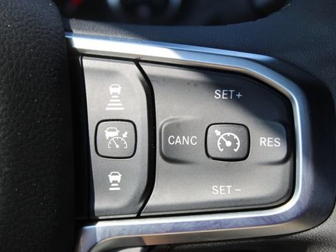 Used 2025 RAM 2500 Big Horn AWD/4WD image 18