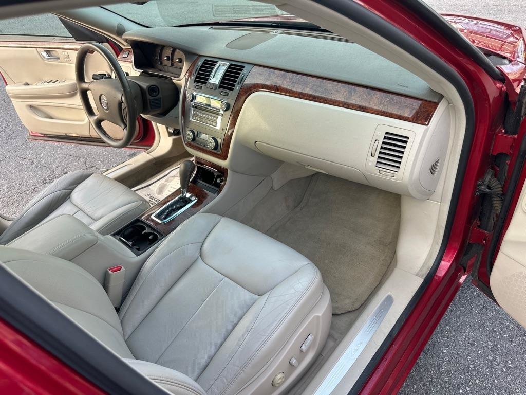 Used 2006 Cadillac DTS w/ Trunk Convenience Package FWD image 32