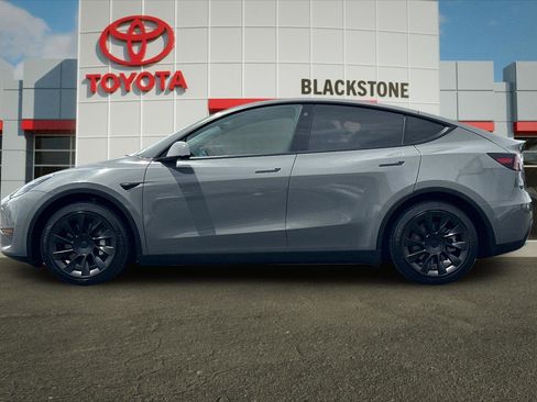 Used 2021 Tesla Model Y Long Range AWD/4WD image 6