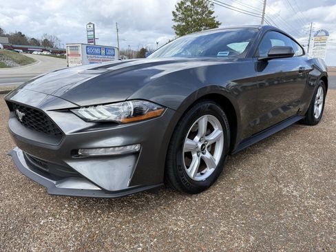 Used 2018 Ford Mustang image 1