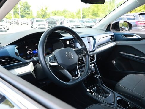 Used 2024 Volkswagen Taos SE FWD image 23