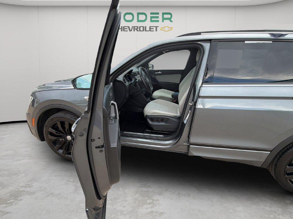 Used 2021 Volkswagen Tiguan SE R-Line AWD/4WD image 37