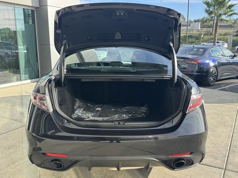 Used 2025 Alfa Romeo Giulia image 11