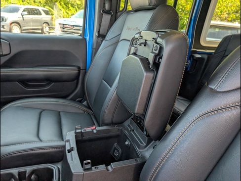 Used 2024 Jeep Wrangler Unlimited Sahara w/ Safety Group AWD/4WD image 18