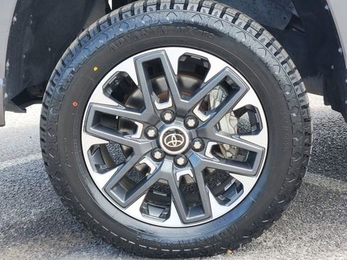 Used 2023 Toyota Tundra Limited AWD/4WD image 8