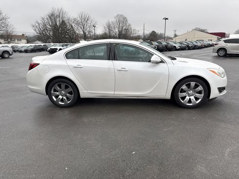 Used 2017 Buick Regal Premium image 2