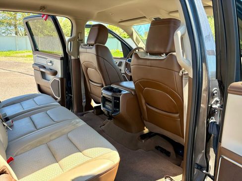 Used 2019 RAM 1500 Laramie AWD/4WD image 20