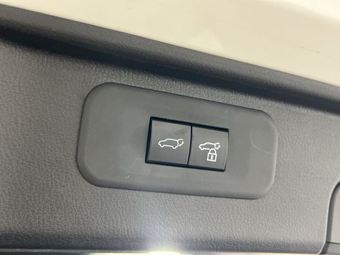 Used 2025 Toyota Grand Highlander AWD image 28