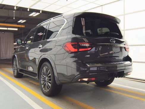 Used 2024 INFINITI QX80 Sensory image 3